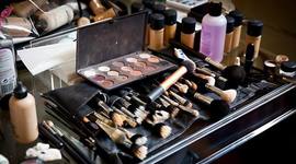 Timeline: Makeup evolution