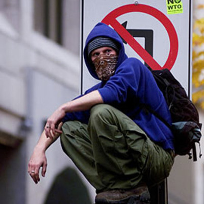 Timeline: Jóvenes, Internet y MovimientoAntiglobalización: usos activistasde las Nuevas Tecnologías