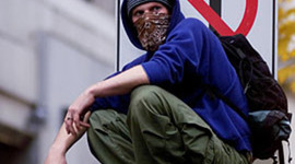 Timeline: Jóvenes, Internet y MovimientoAntiglobalización: usos activistasde las Nuevas Tecnologías