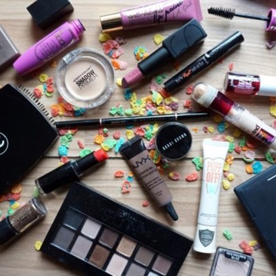 Timeline: Marcas de Maquillaje