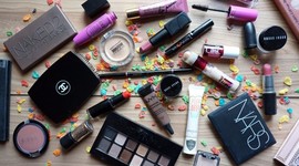 Timeline: Marcas de Maquillaje