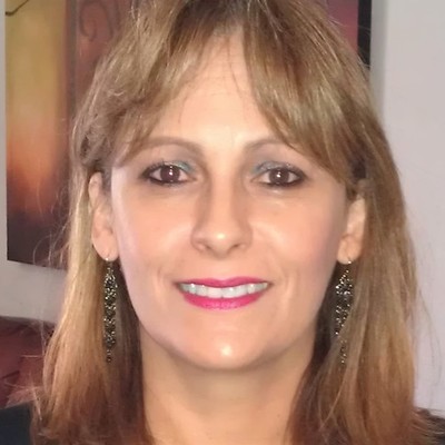 Timeline: Maria Gabriela: Cronología Profesional