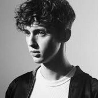 Timeline: Trayectoria de Troye Sivan