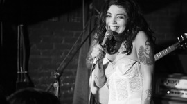 Timeline: Mon Laferte