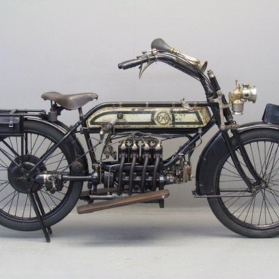 Timeline: EVOLUCIÓN DE LAS MOTOCICLETAS