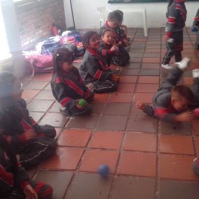 Timeline: LA ESCUELA EN UN PROCESO DE FORMACIÓN Y RECONSTRUCCIÓN