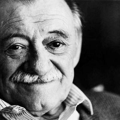 Timeline: Proyecto "vivir lejos de casa". Mario Benedetti