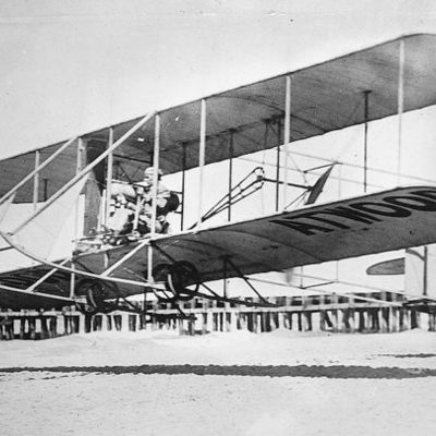 Timeline: THE HISTORY OF FLIGHT