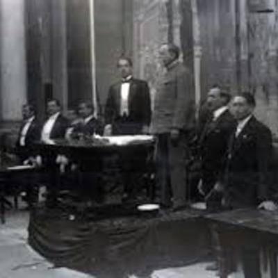 Timeline: Antecedentes de la Administración Pública Federal