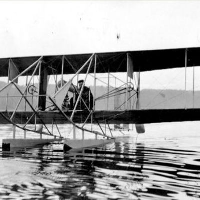 Timeline: First Air planes