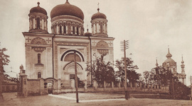 Timeline: В Киеве возводится Десятинная церковь (церковь успения Богородицы).