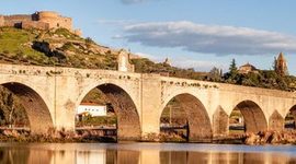 Timeline: Medellín a través de la Historia.