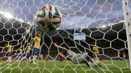 Timeline: LOS DIEZ MEJORES GOLES DEL MUNDIAL 2014