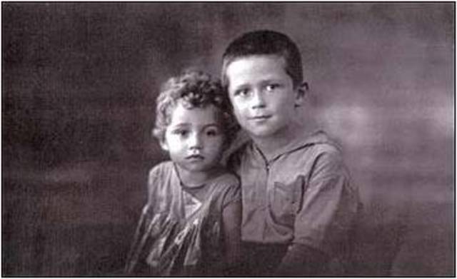 תוצאת תמונה עבור תמונות של יצחק רבין ומשפחתו