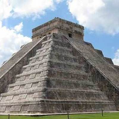 Timeline: Durante el periodo clásico floreció en los bosques tropicales de Mesoamérica una de las culturas más asombrosas de la historia de la humanidad: la cultura maya.