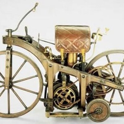 Timeline: Historia Motocicletas