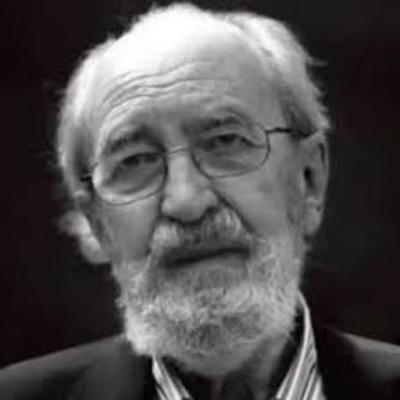 Timeline: la prehistoria de Ángel González