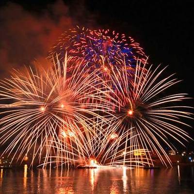 Timeline: Die wichtigsten Feste und Feiertage im Jahr