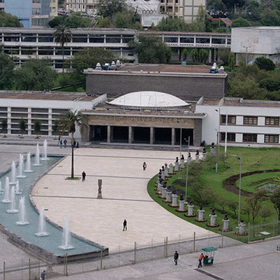 Timeline: Evolución de la Universidad Central Del Ecuador