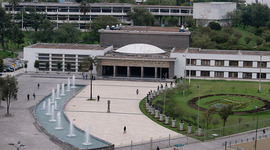 Timeline: Evolución de la Universidad Central Del Ecuador