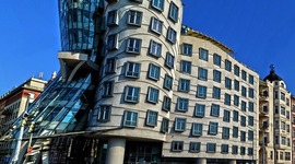 Timeline: 4 Servicios Inmobiliarios Diferentes