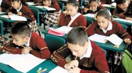Timeline: Linea del tiempo sobre periodos de la educación pública