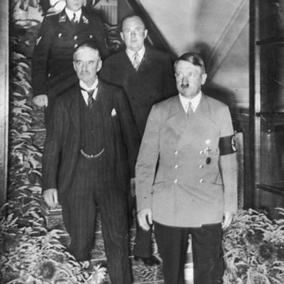 Timeline: Appeasing Hitler 1933-1939