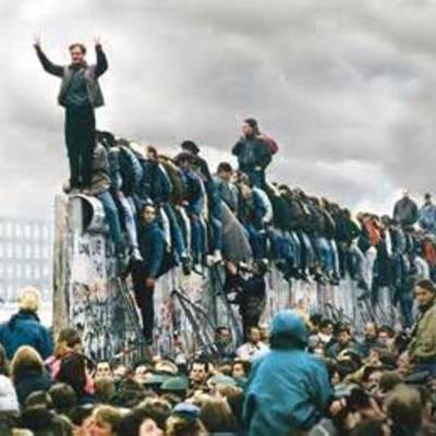 Timeline: the berlin Wall Fell