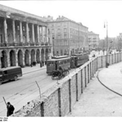 Timeline: Warsaw Ghetto Uprising
