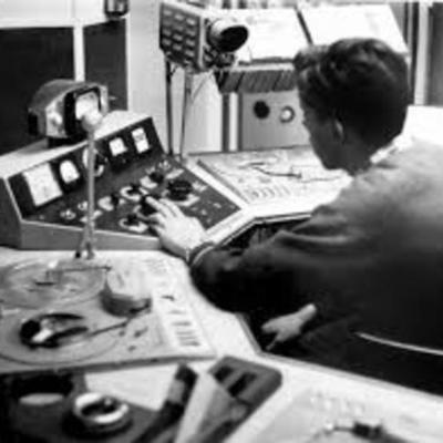 Timeline: Historia de la radio en Colombia.