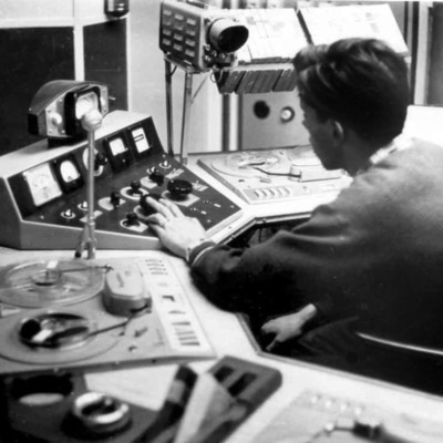 Timeline: Historia de la radio en Colombia.