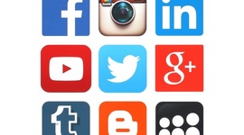 Timeline: Comunicacion (Redes Sociales)