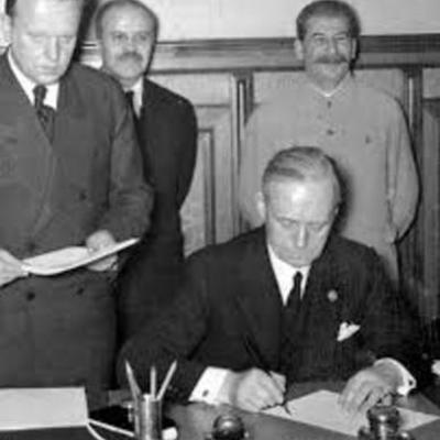 Timeline: 1939 nazi-soviet pact signed by hitler and stalin