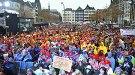 Timeline: CL's Karneval in Koln