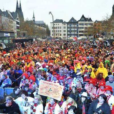 Timeline: Regan Karnival in Koln