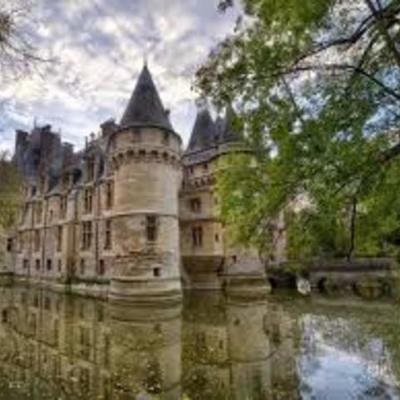 Timeline: Γαλλικός Μεσαίωνας:  "Από τον Καρλομάγνο ως τον εκατονταετή πόλεμο".