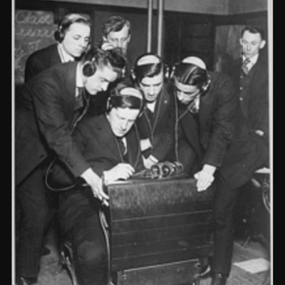 Timeline: La naissance de de la radio en quelques dates clefs - Frise chronologique par Ethel Joubeaud -