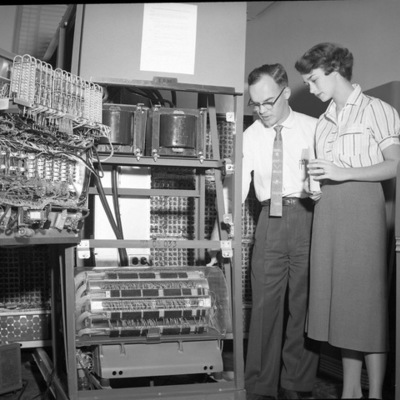 Timeline: HISTORIA DEL COMPUTADOR