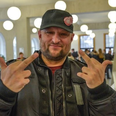 Timeline: Kaur Kenderi elulugu ja esimesed teosed