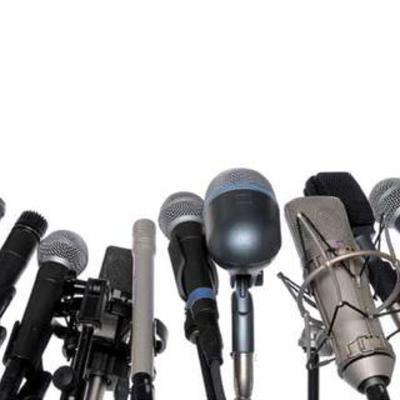 Timeline: El Microfono