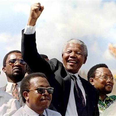 Timeline: nelson mandela