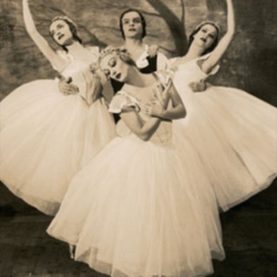 Timeline: The History of Classical Ballet and Modern Dance