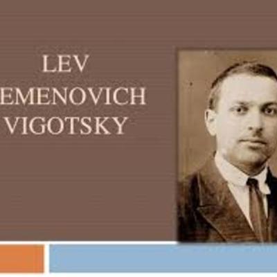 Timeline: LINEA DE TIEMPO VIGOTSKY