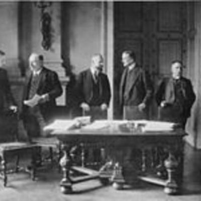 Timeline: Russia between the wars