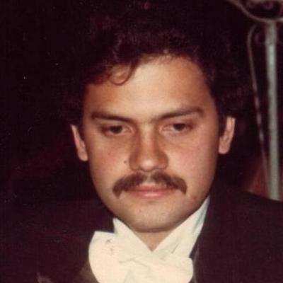 Timeline: La familia de Roberto Reyes