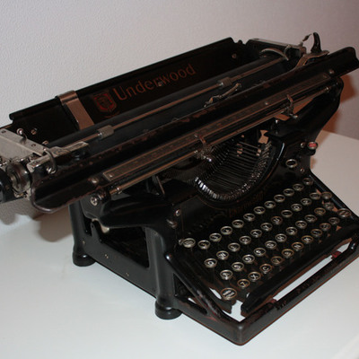 Timeline: HISTORIA DE LOS PROCESADORES DE TEXTO