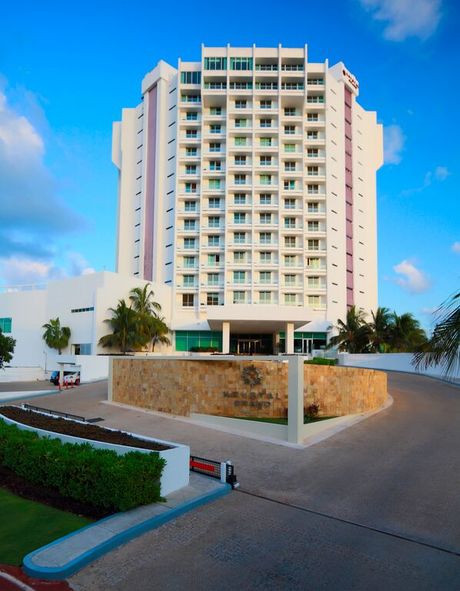 Krystal Grand Cancun