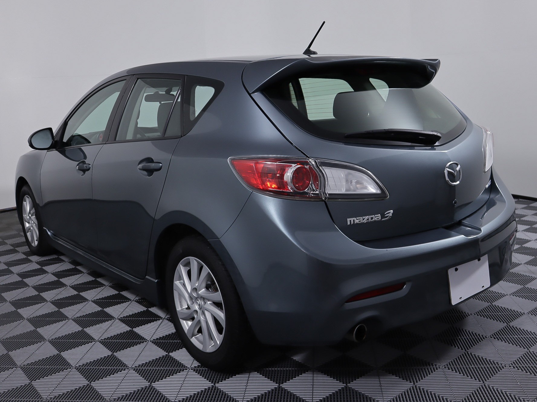 PreOwned 2012 Mazda 3 GSSKY Front Wheel Drive Hatchback PreOwned 2012 Mazda 3 GSSKY Front Wheel Drive Hatchback