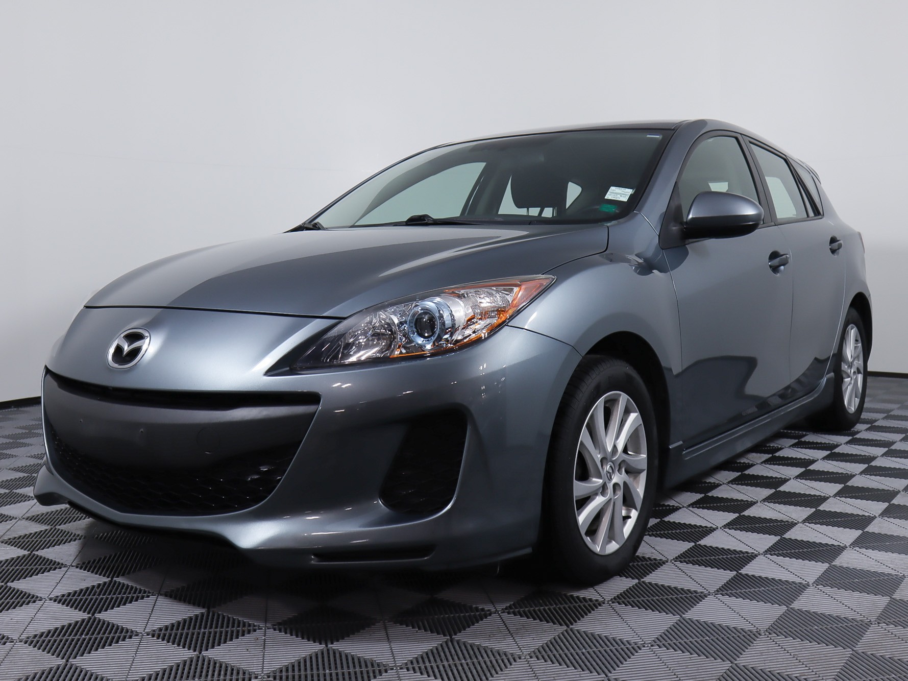 Mazda 3 2012 года
