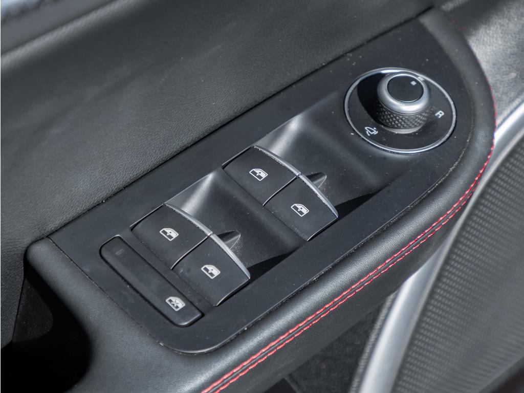 2017 Alfa Romeo Giulia Quadrifoglio, 多伦多, 全款车